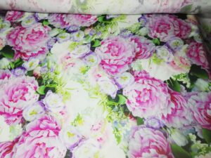 Zijde kleuren Roze met bloemen